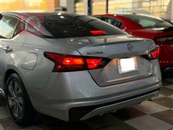 نيسان ألتيما